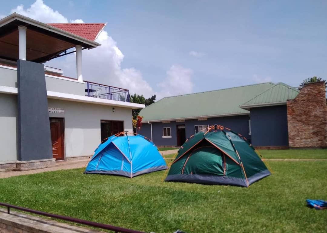 Migingo Suites Entebbe Exterior foto